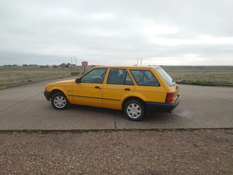 1991 FORD ESCORT L 5SPD