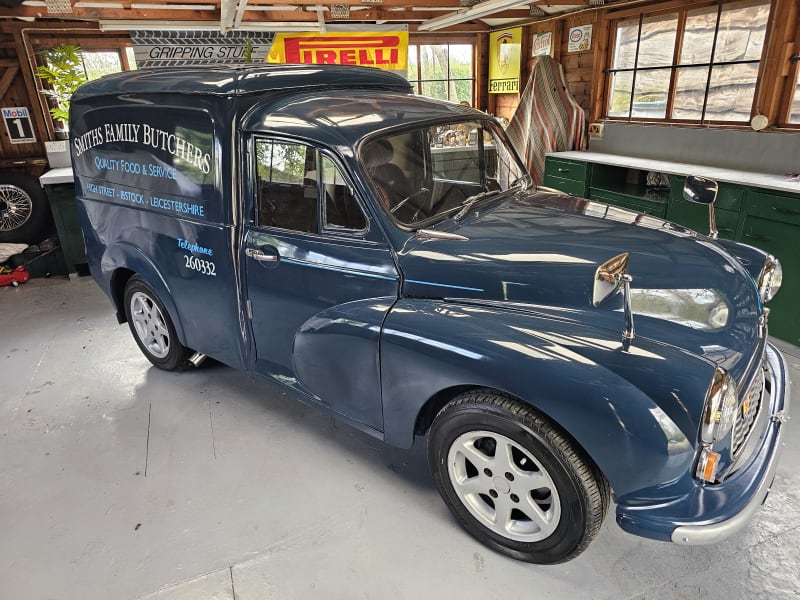 BLUE 1972 AUSTIN 6 CWT VAN