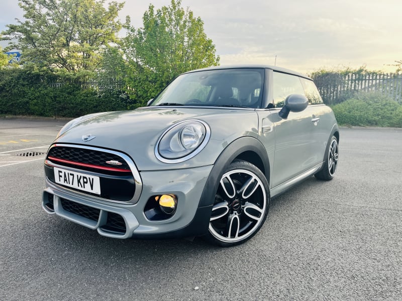 2017 MINI COOPER HATCH