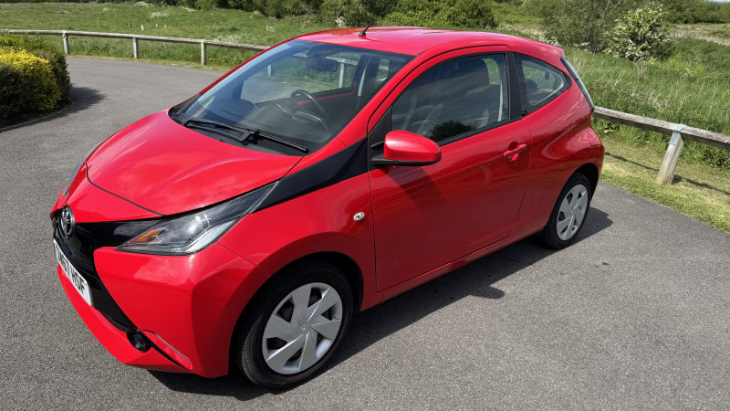 RED 2017 TOYOTA AYGO X-PLAY VVT-I