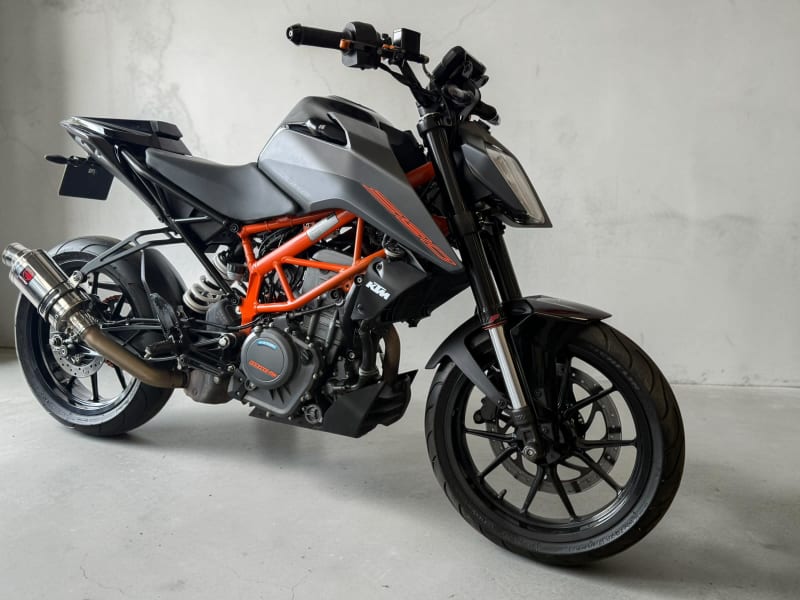 GREY 2023 KTM 390 DUKE 23