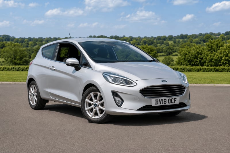 Side view of the Silver 2018 Ford Fiesta Zetec hatchback
