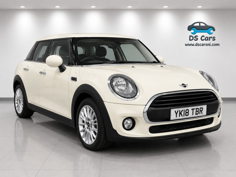 WHITE 2018 MINI CLUBMAN ONE