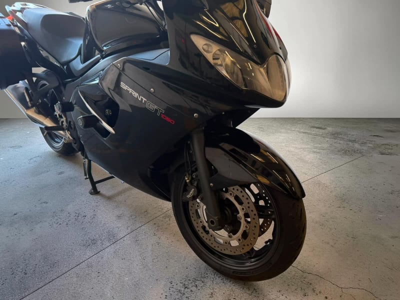 BLACK 2012 TRIUMPH SPRINT GT 1050 ABS