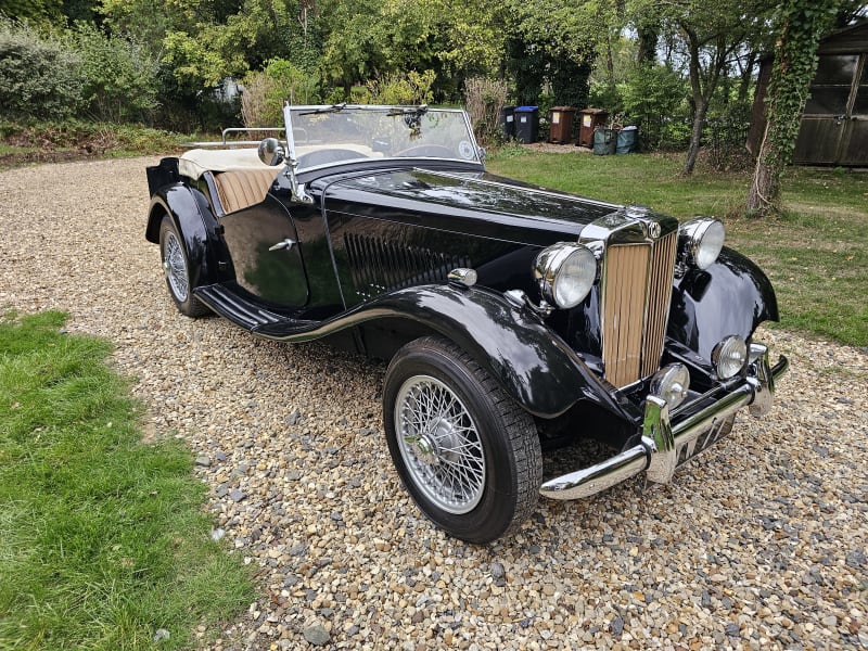 BLACK 1952 MG TD