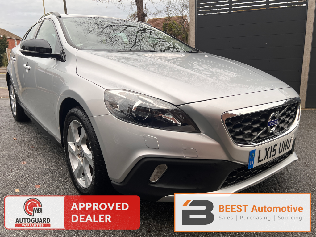 2015 VOLVO V40 CROSS COUNTRY LUX NAV D3 A