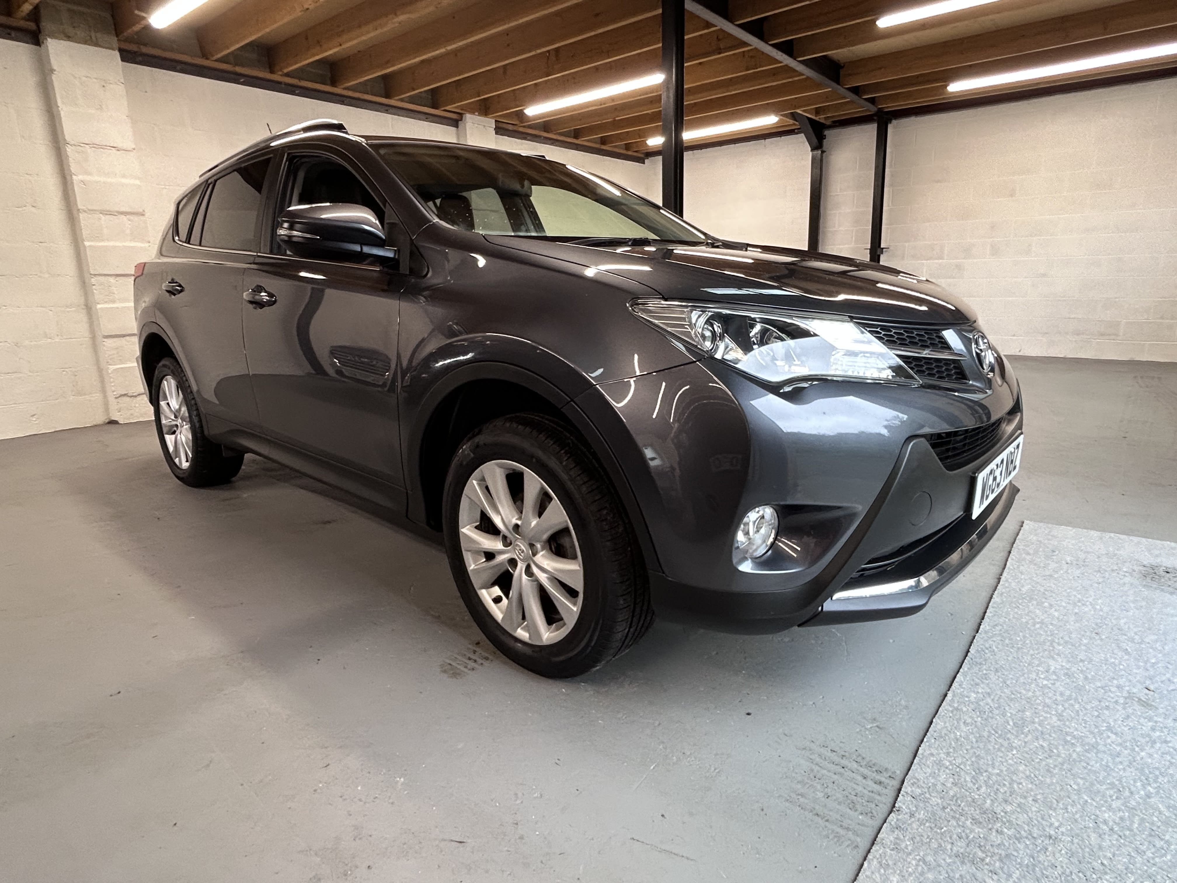 GREY 2013 TOYOTA RAV4 INVINCIBLE D-4D