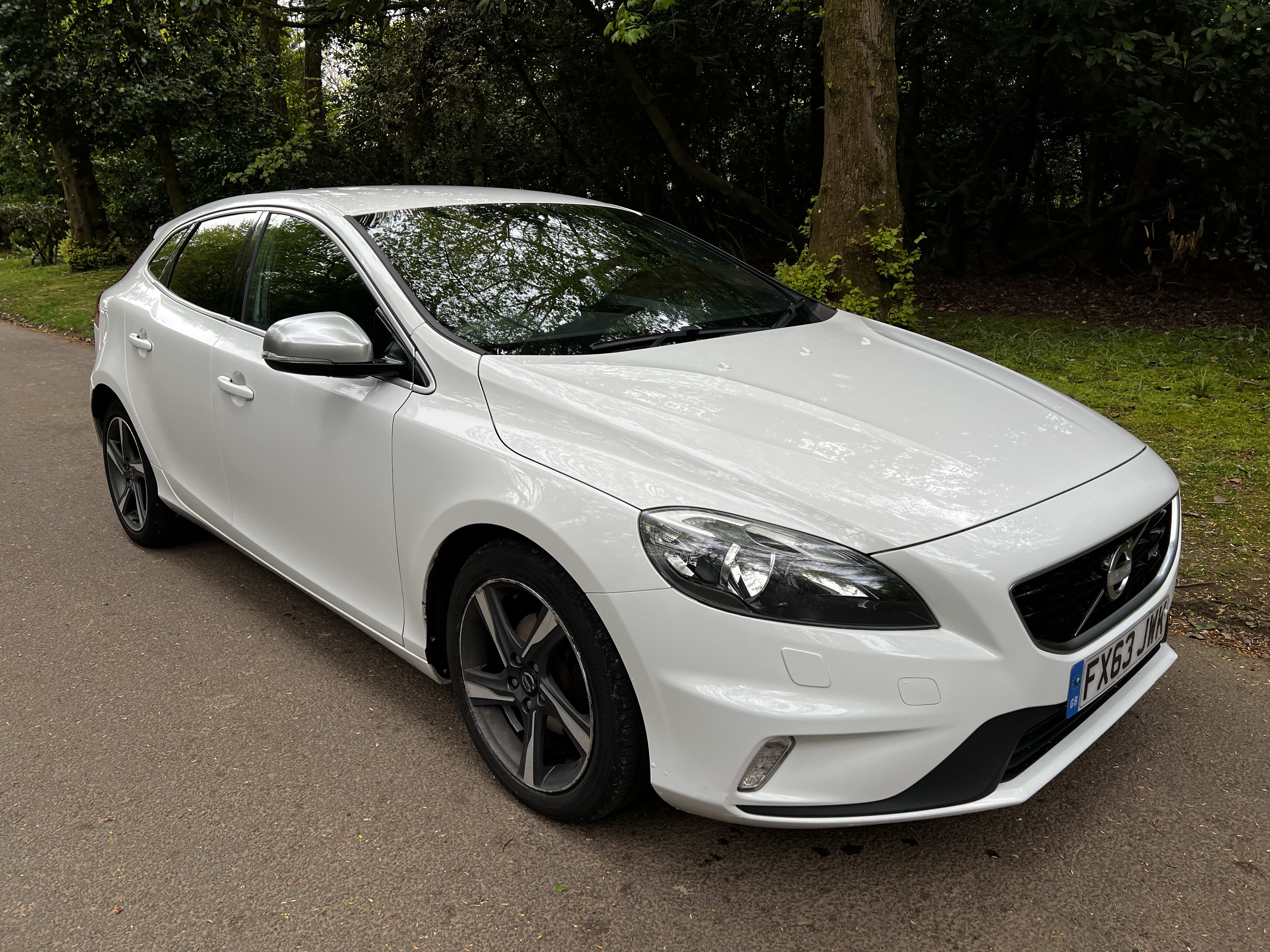 2013 VOLVO V40