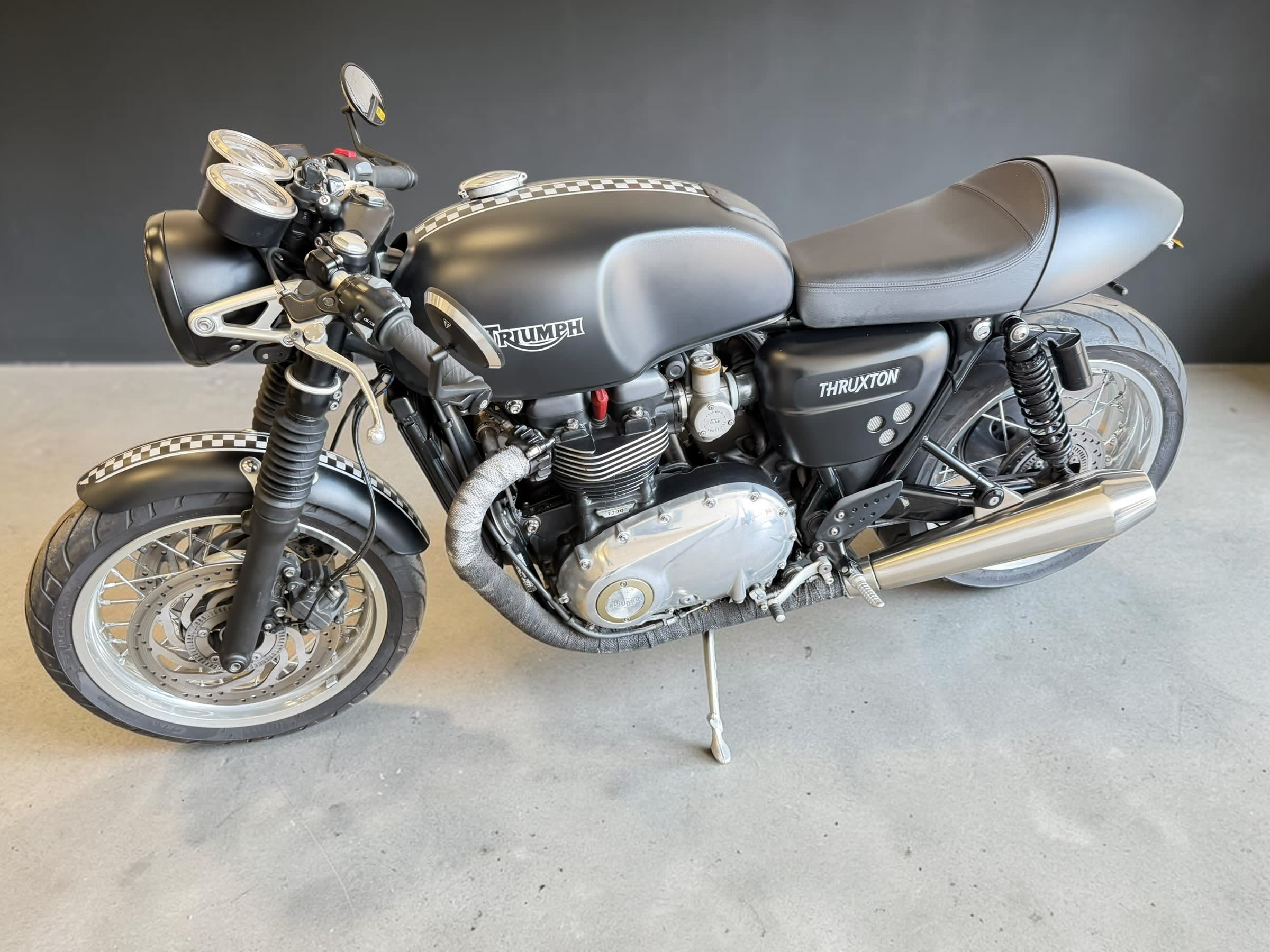 2016 Triumph Thruxton 1200 1200 Roadster/retro Petrol Manual Euro 4 (98 Ps) used car for sale
