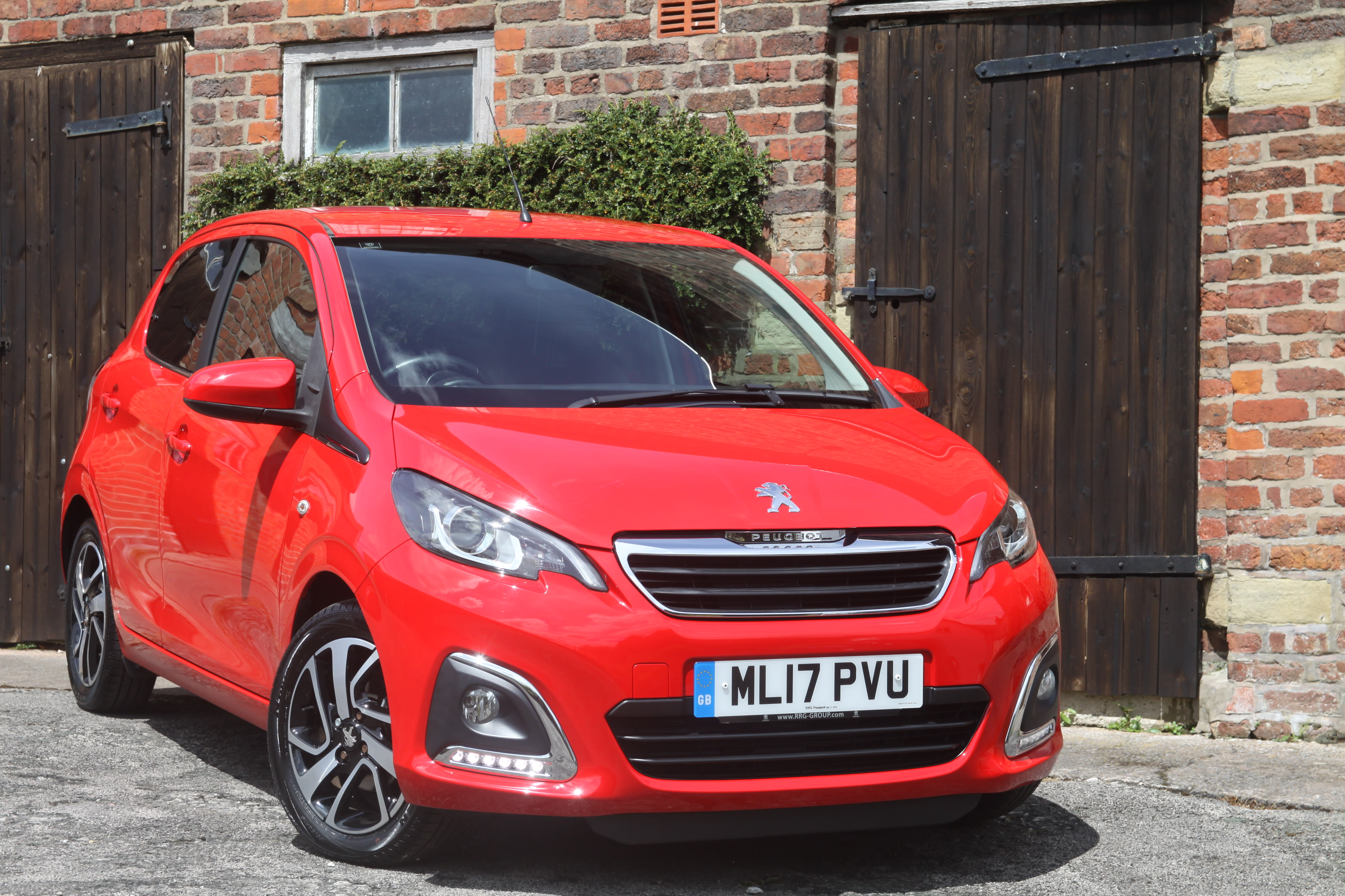 2017 Peugeot 108 Allure 1.2 Puretech Allure Hatchback 5DR Petrol Manual Euro 6 (82 Ps) used car for sale