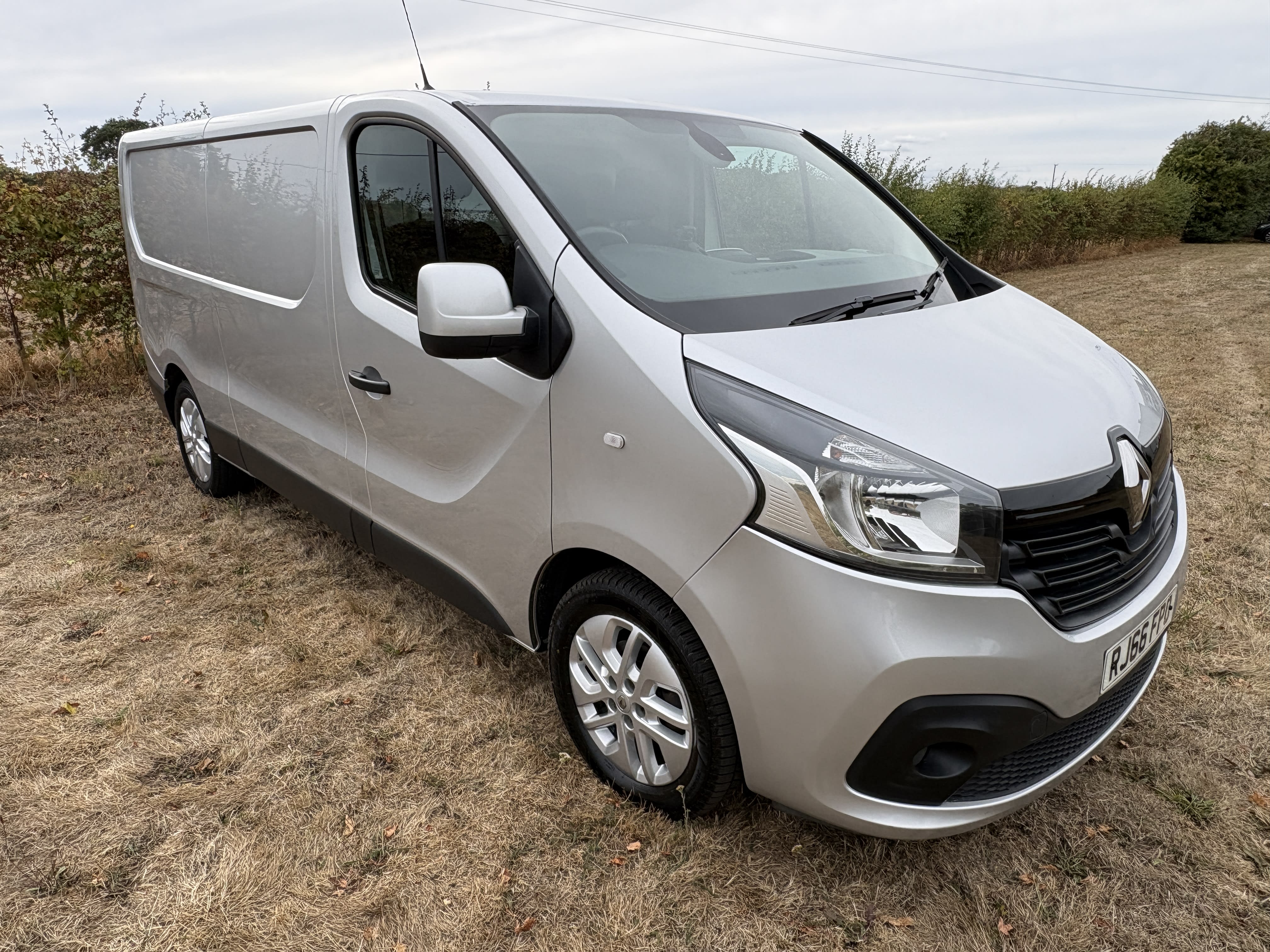 2016 Renault Trafic 1.6 DCI Energy 29 Sport Nav Panel Van 5DR Diesel Manual Lwb Standard Roof Euro 6 (s/s) (125 Ps) used car for sale