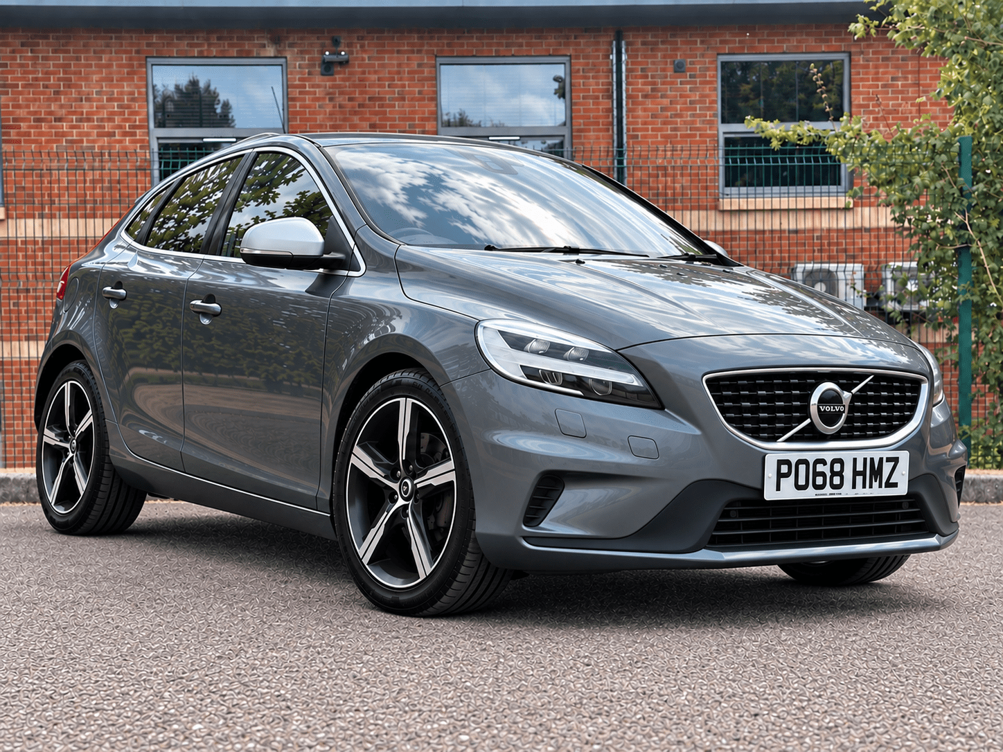 2018 Volvo V40 R-DESIGN D2 2.0 D2 R-DESIGN Hatchback 5DR Diesel Manual Euro 6 (s/s) (120 Ps) used car for sale
