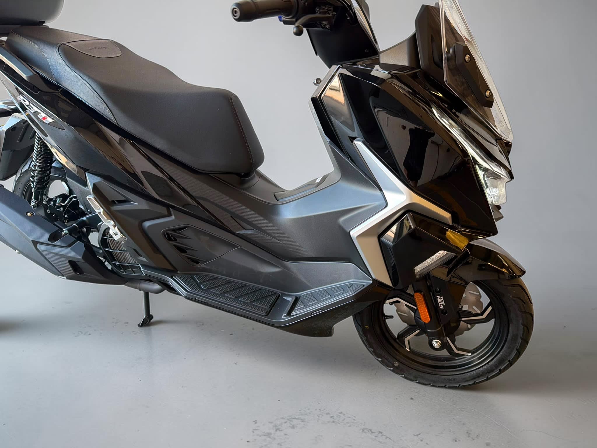 2026 Lexmoto RT1 125 125 Scooter Petrol Cvt Euro 5 (12 Ps) used car for sale