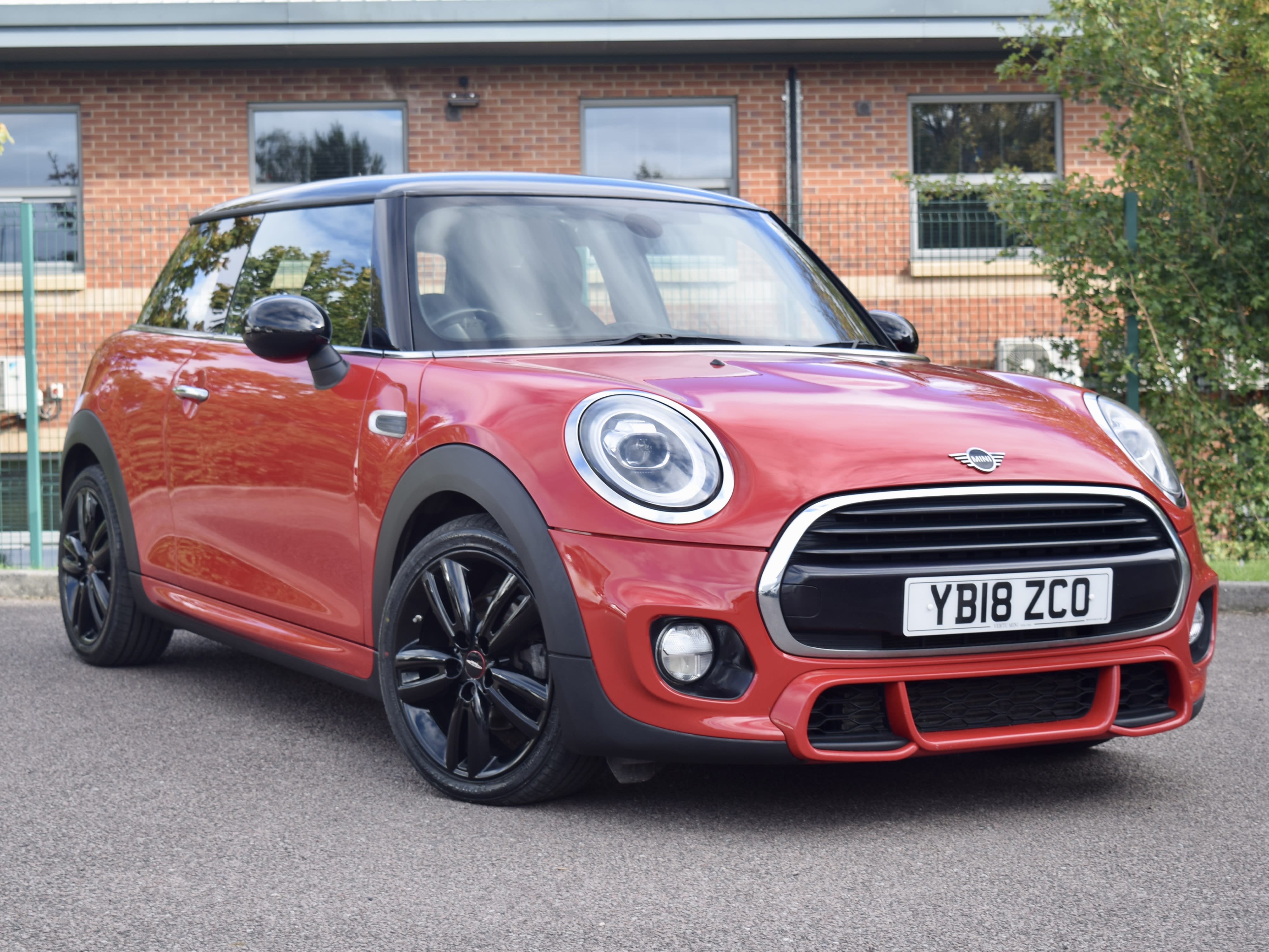 2018 MINI HATCH