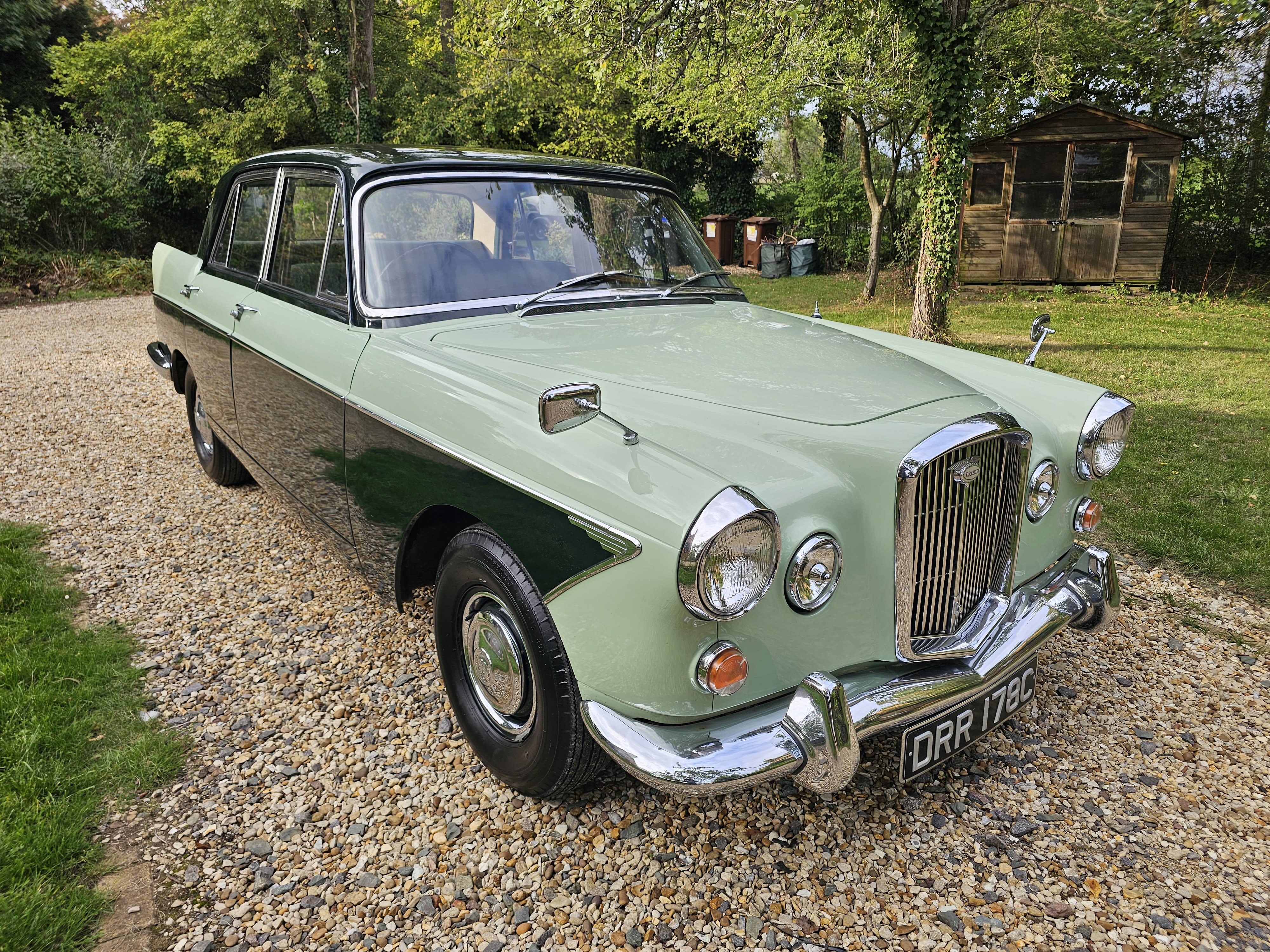 GREEN 1965 WOLSELEY 6/110