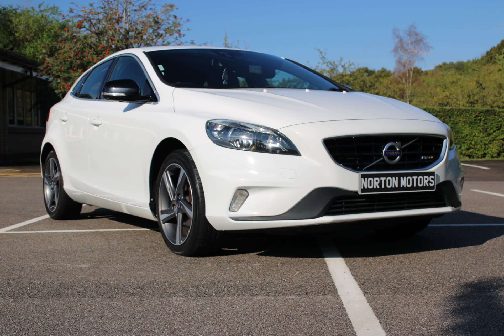 2014 VOLVO V40 R-DESIGN D2 for sale at Norton Motors, Runcorn