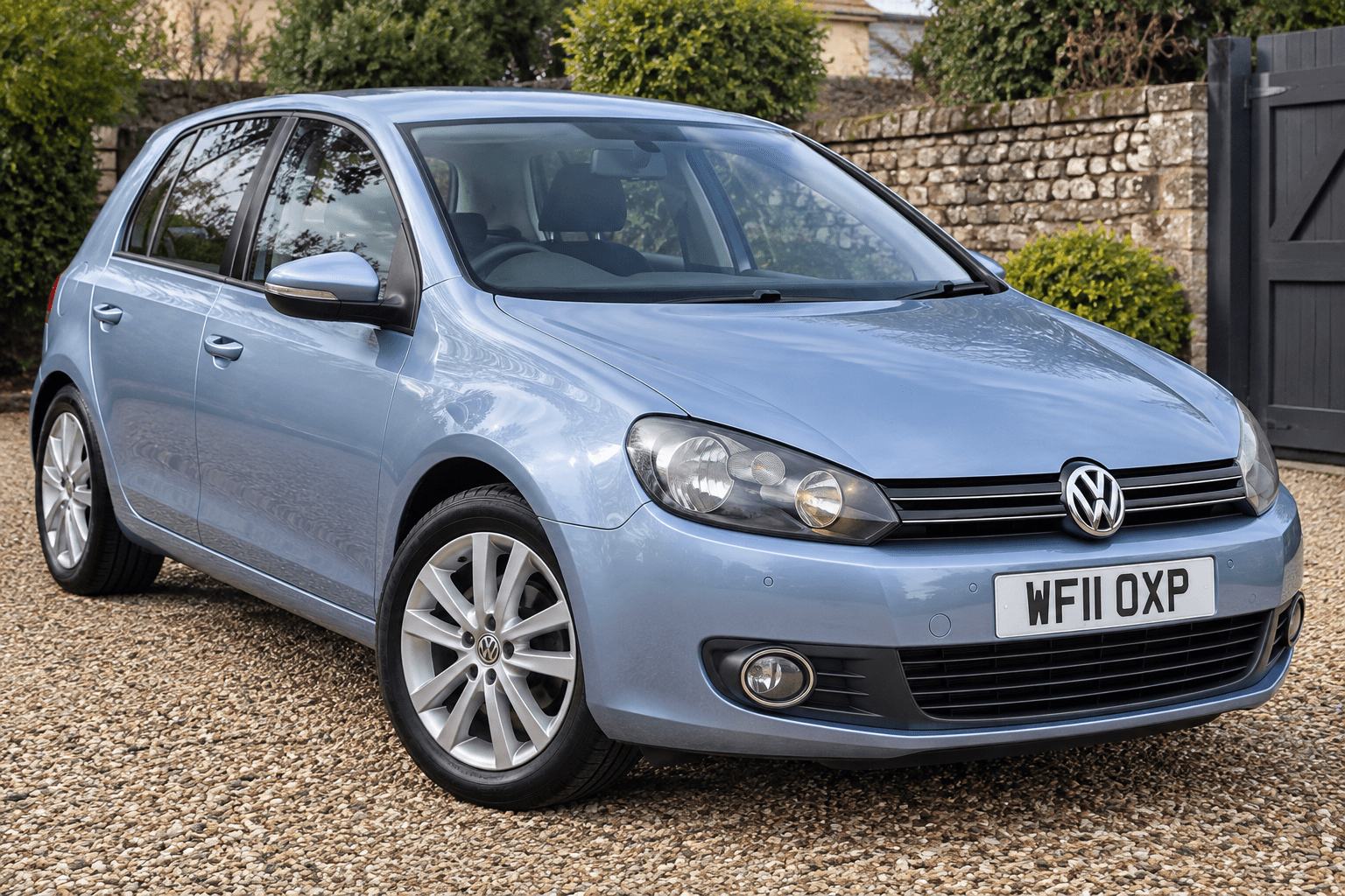 BLUE 2011 VOLKSWAGEN GOLF MATCH TDI
