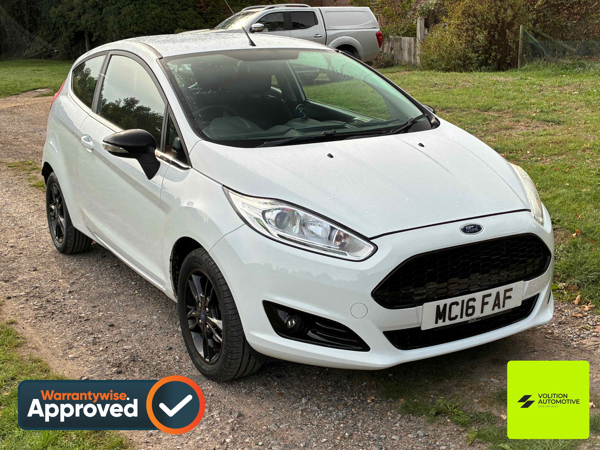 WHITE 2016 FORD FIESTA ZETEC