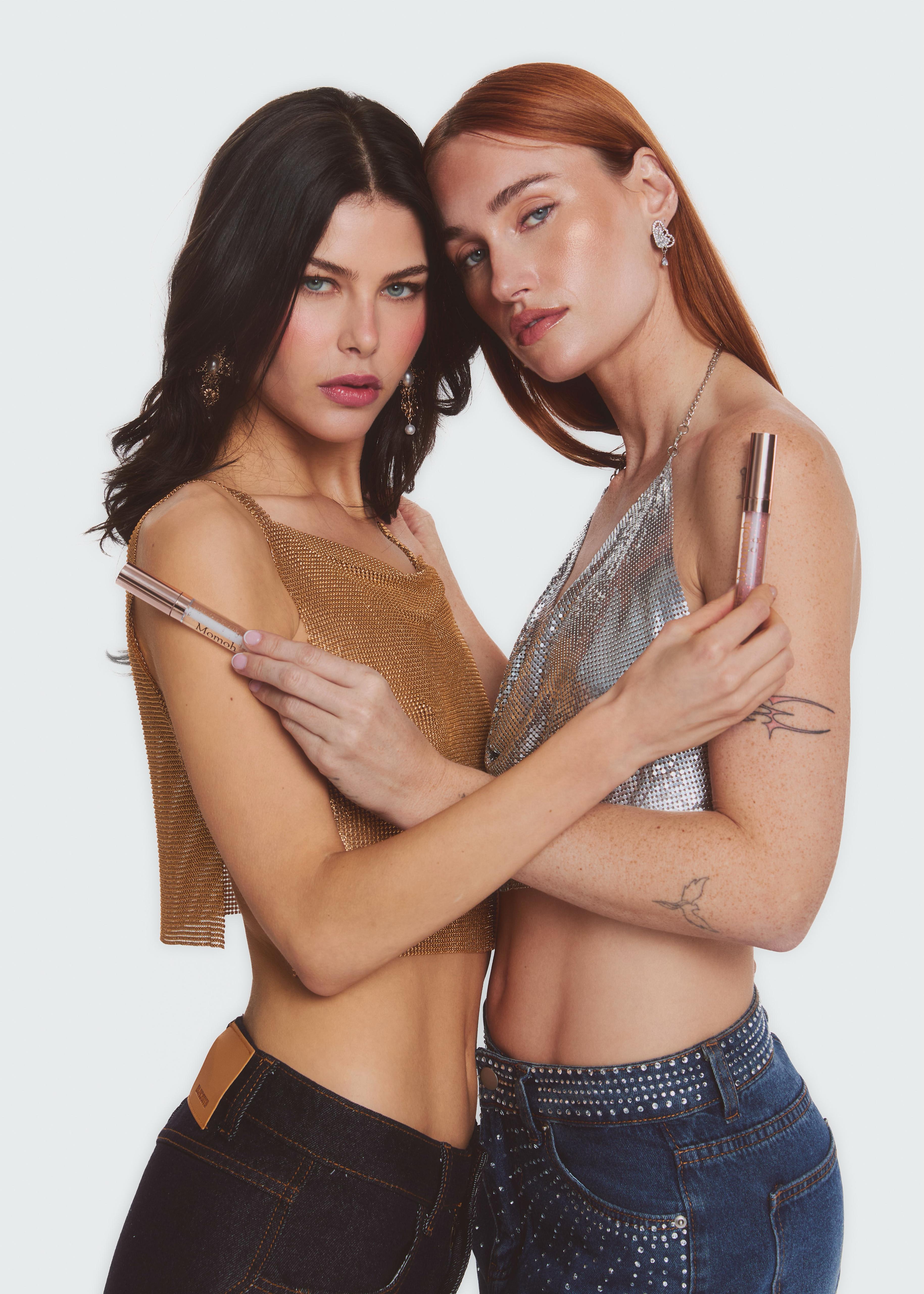 duo-gold-drip-ice-drip_modelling-crossed-arms-v2