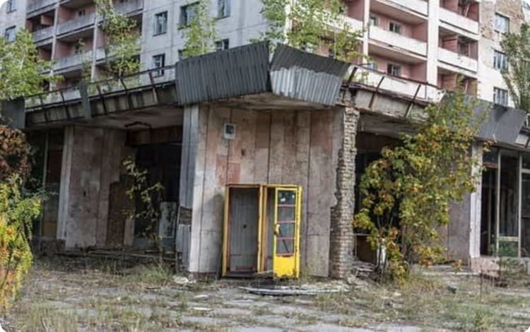 Приключенческий туризм 3 Экскурсия в этот город не похожа на приключенческий туризм. Скорее, на ужастик, путешествие во времени.