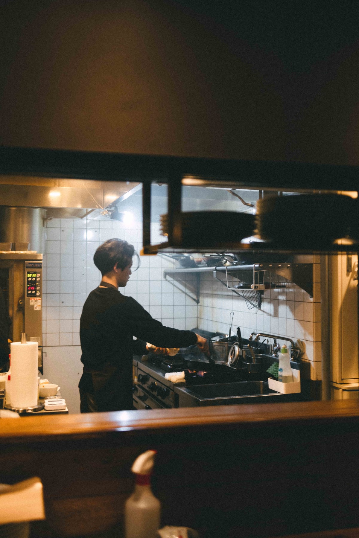 Burger Police, Tokyo: The Room (3)