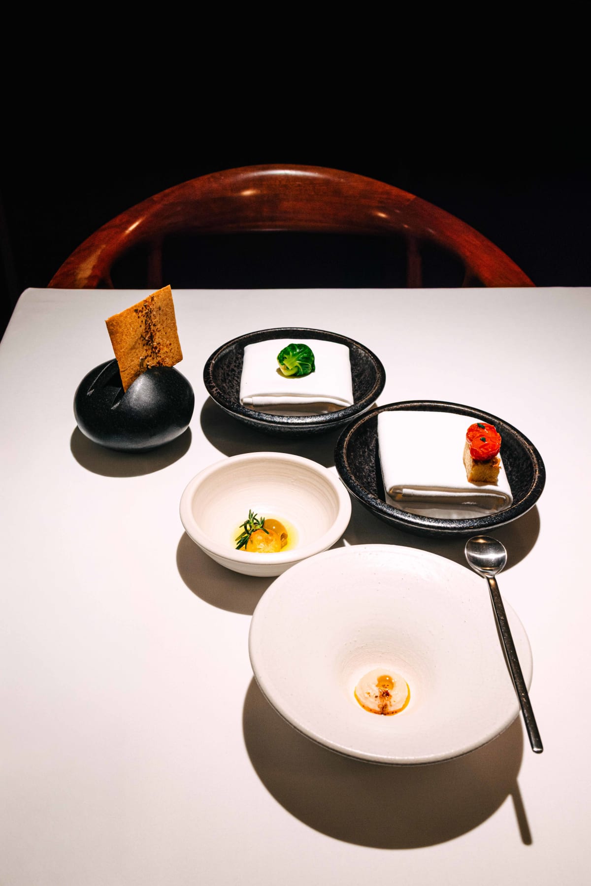 Hommage, Tokyo: The Amuse (1)