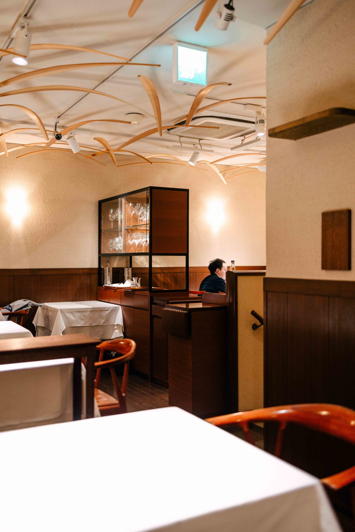Hommage, Tokyo: The Close (1)