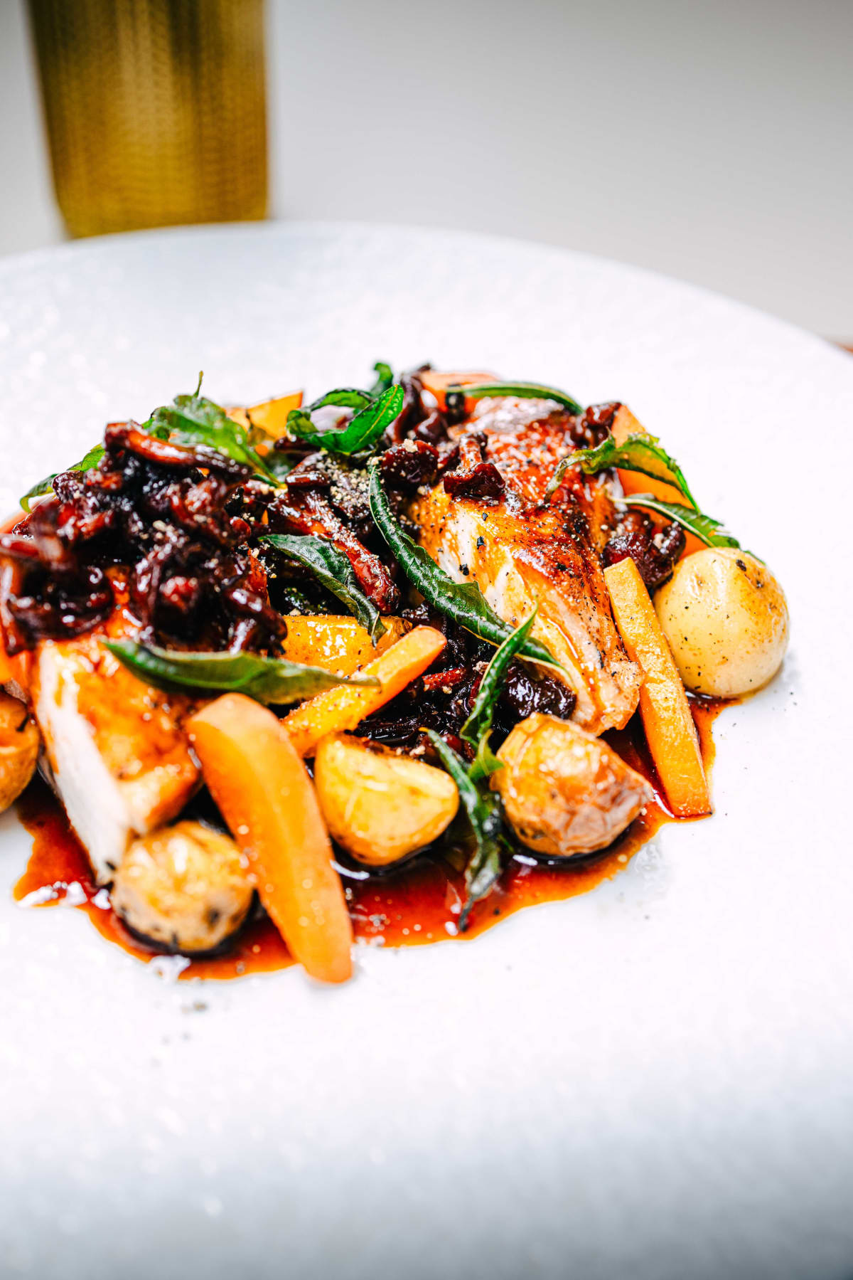 Tomy & Co, Paris: The Poultry (3)