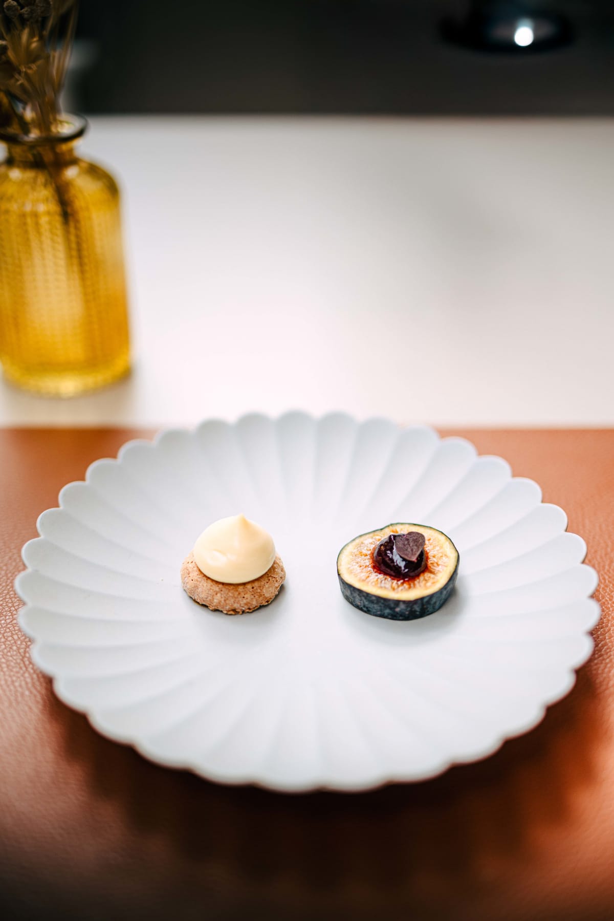 Tomy & Co, Paris: One Hour