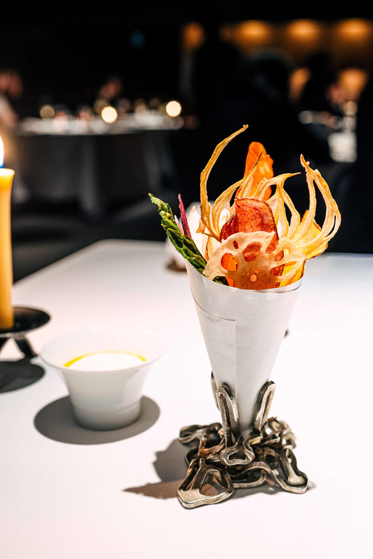 L'Effervescence, Tokyo: the bouquet of vegetable crisps with tofu sour cream