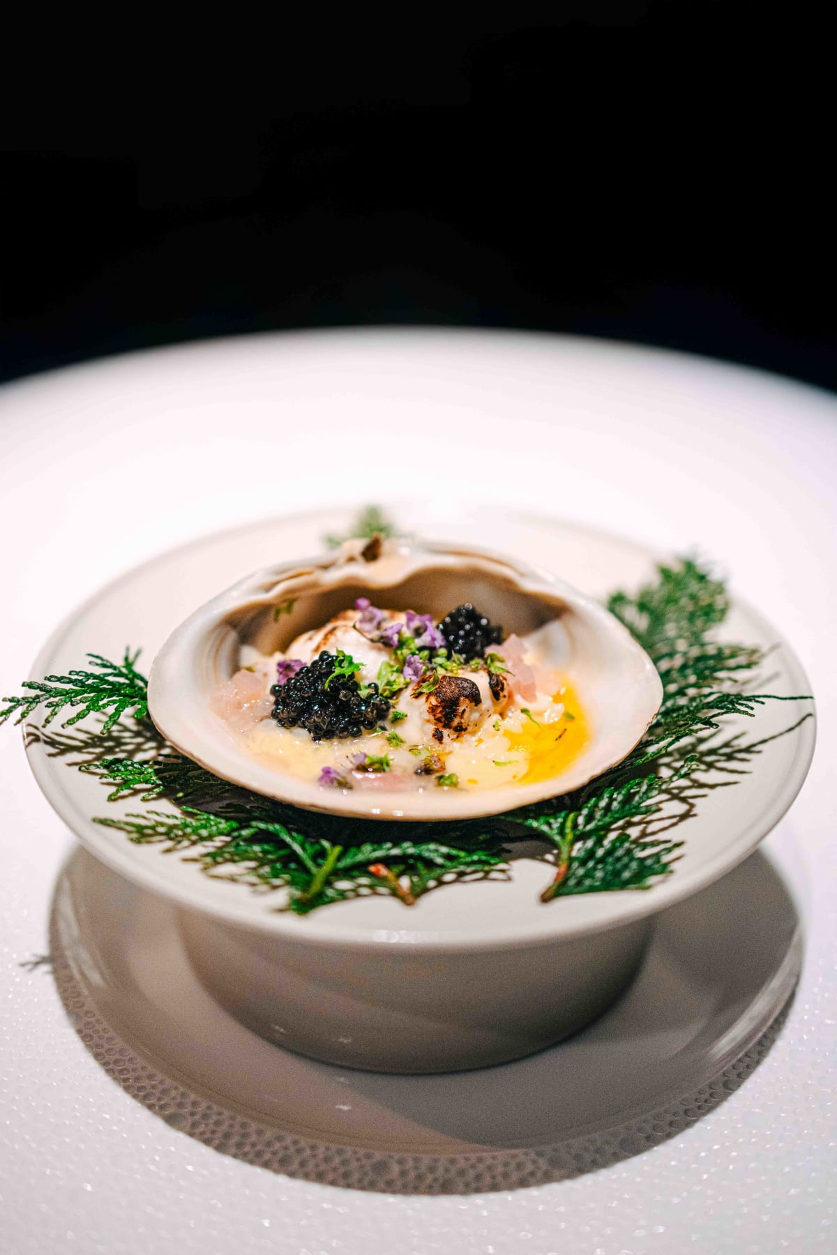 L'Effervescence, Tokyo: Winter, housemade caviar, fugu milt, sakhalin surf clam and Sasanishiki risotto