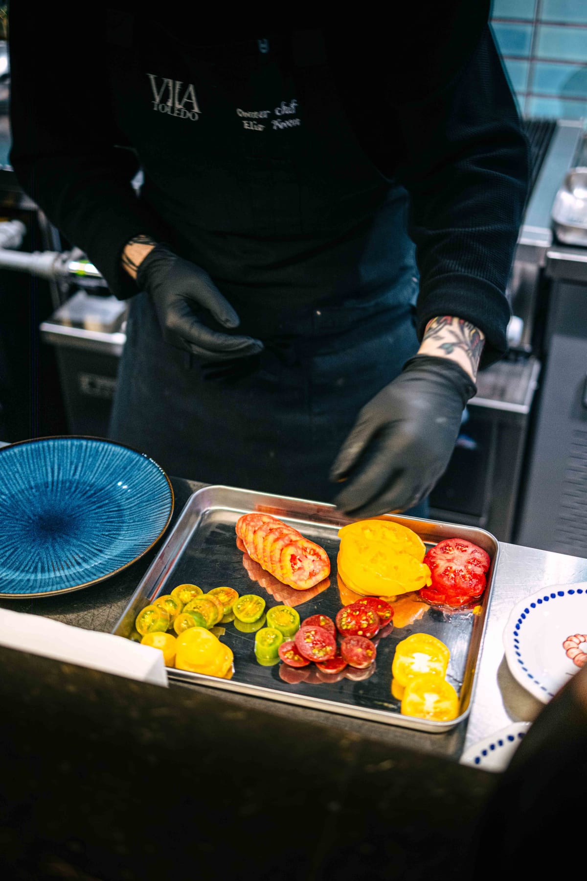 Via Toledo, Seoul: the chef preparing the tomatoes