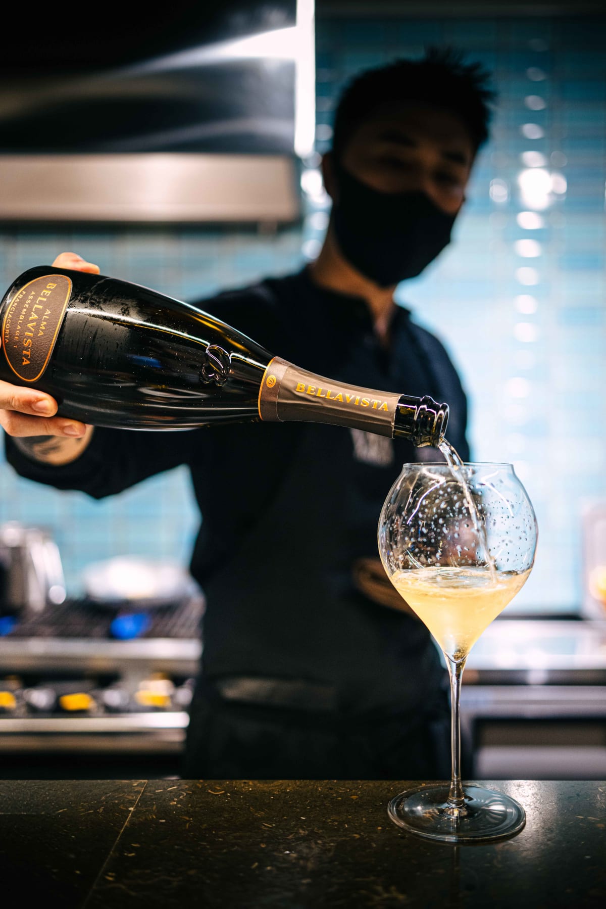 Via Toledo, Seoul: the chef pouring the Franciacorta