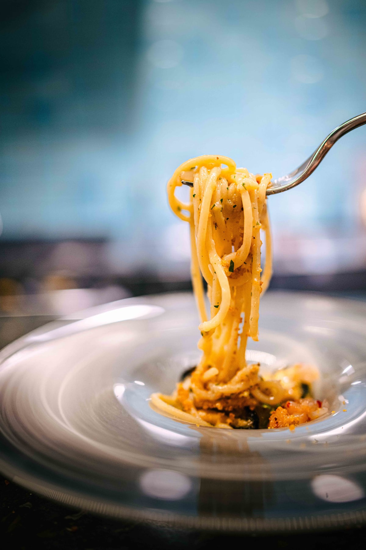 Via Toledo, Seoul: the pasta lifted from the bowl