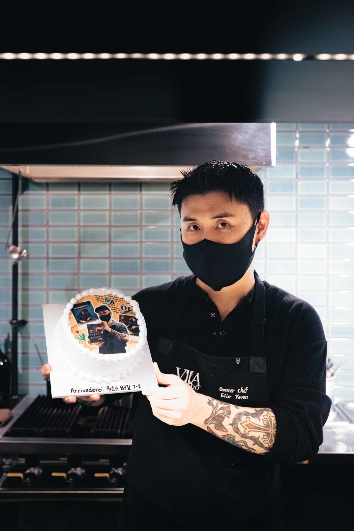 Via Toledo, Seoul: the farewell cake made from photographs of the old room