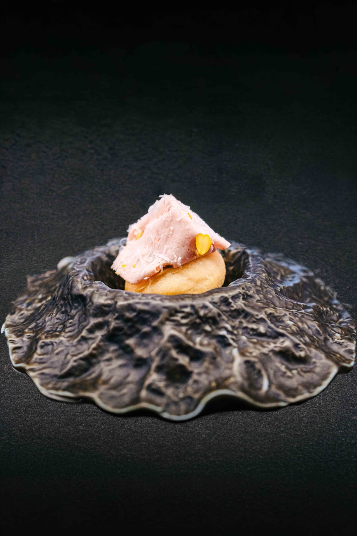 Ristorante Vesuvio, Seoul: the pizza fritta with mortadella and stracciatella