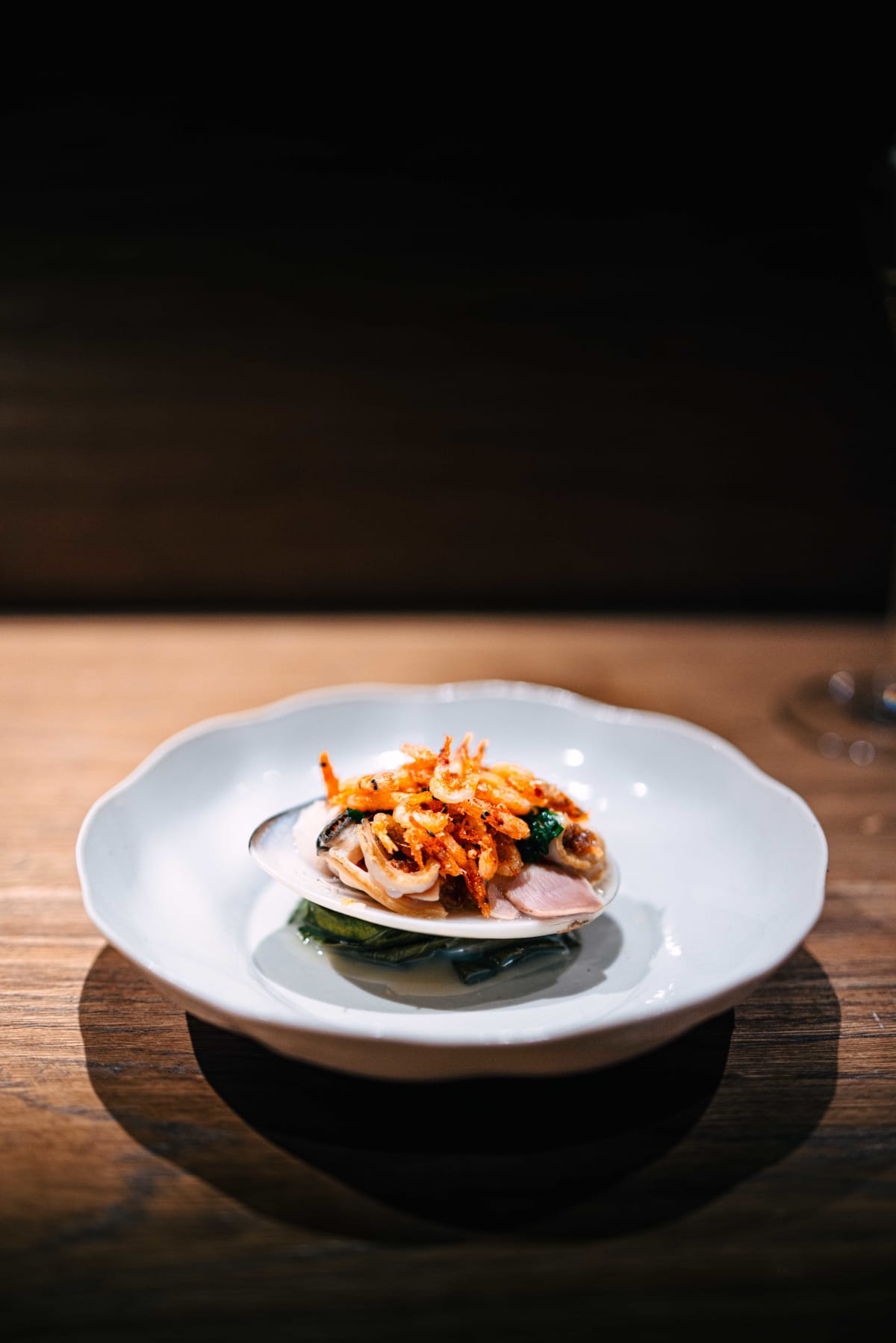 Ippei Hanten, Tokyo: the steamed clam with fried garlic and soy sauce
