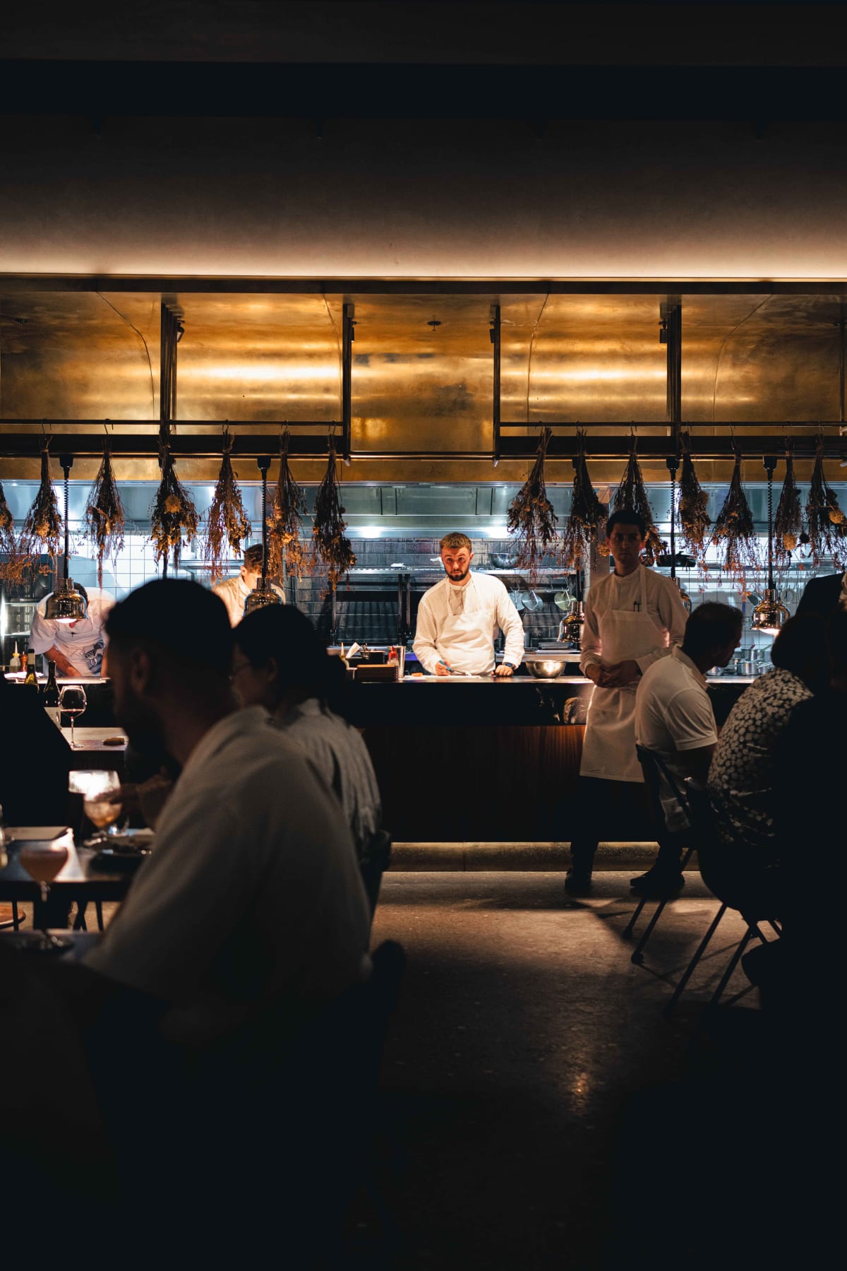 Saint Peter, Sydney: the open kitchen midway through service