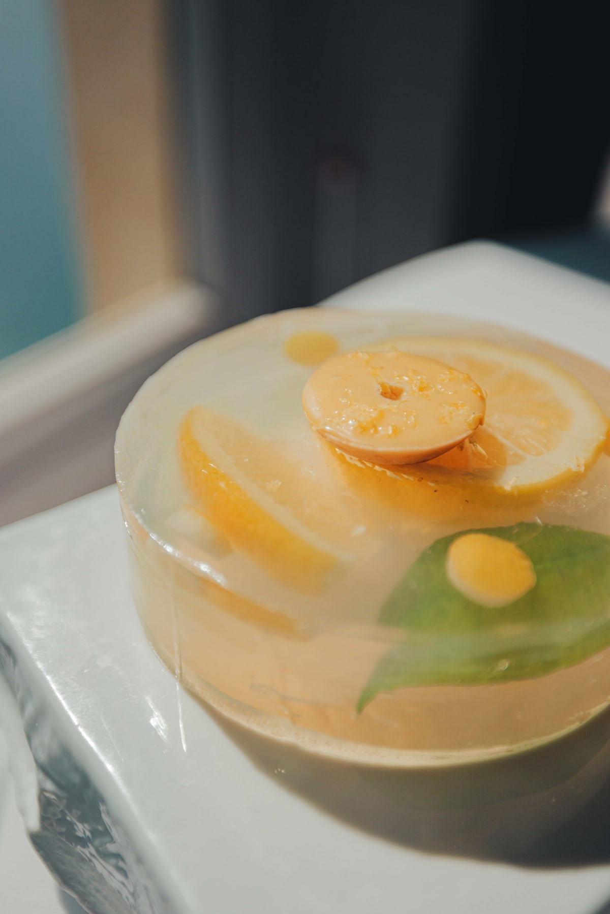 La Chèvre d'Or, Èze: lemon slices sealed in a clear jelly dome