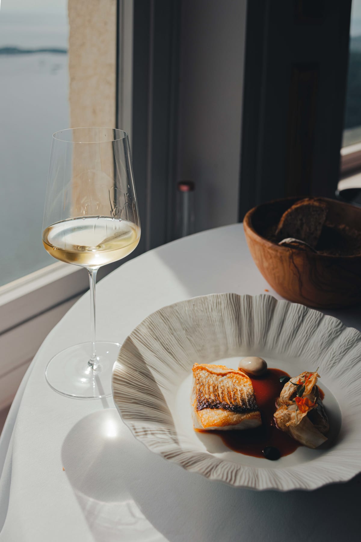 La Chèvre d'Or, Èze: the Châteauneuf-du-Pape blanc with the fish