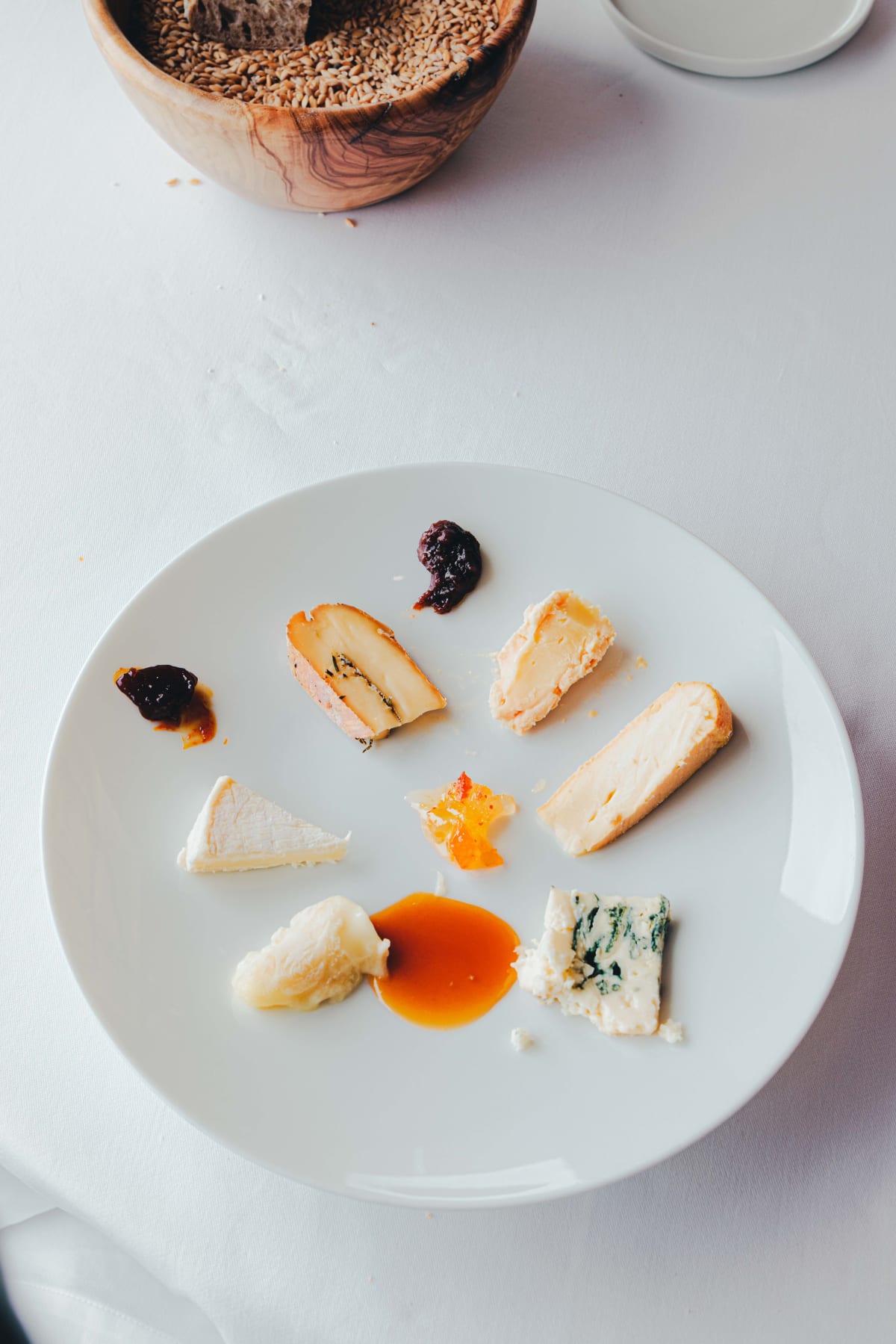 La Chèvre d'Or, Èze: further view of the cheese and jams