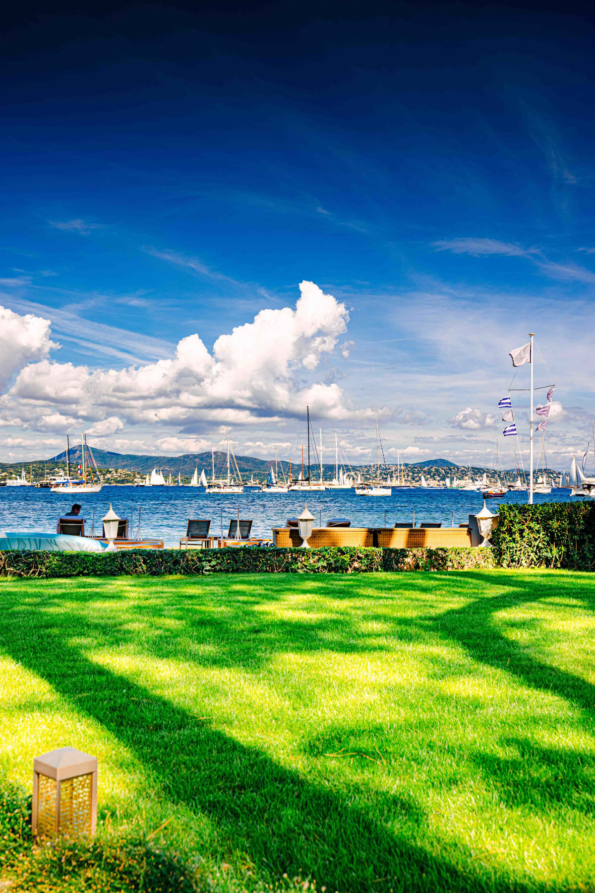 La Terrasse, Saint-Tropez: another view of the sea from the garden path