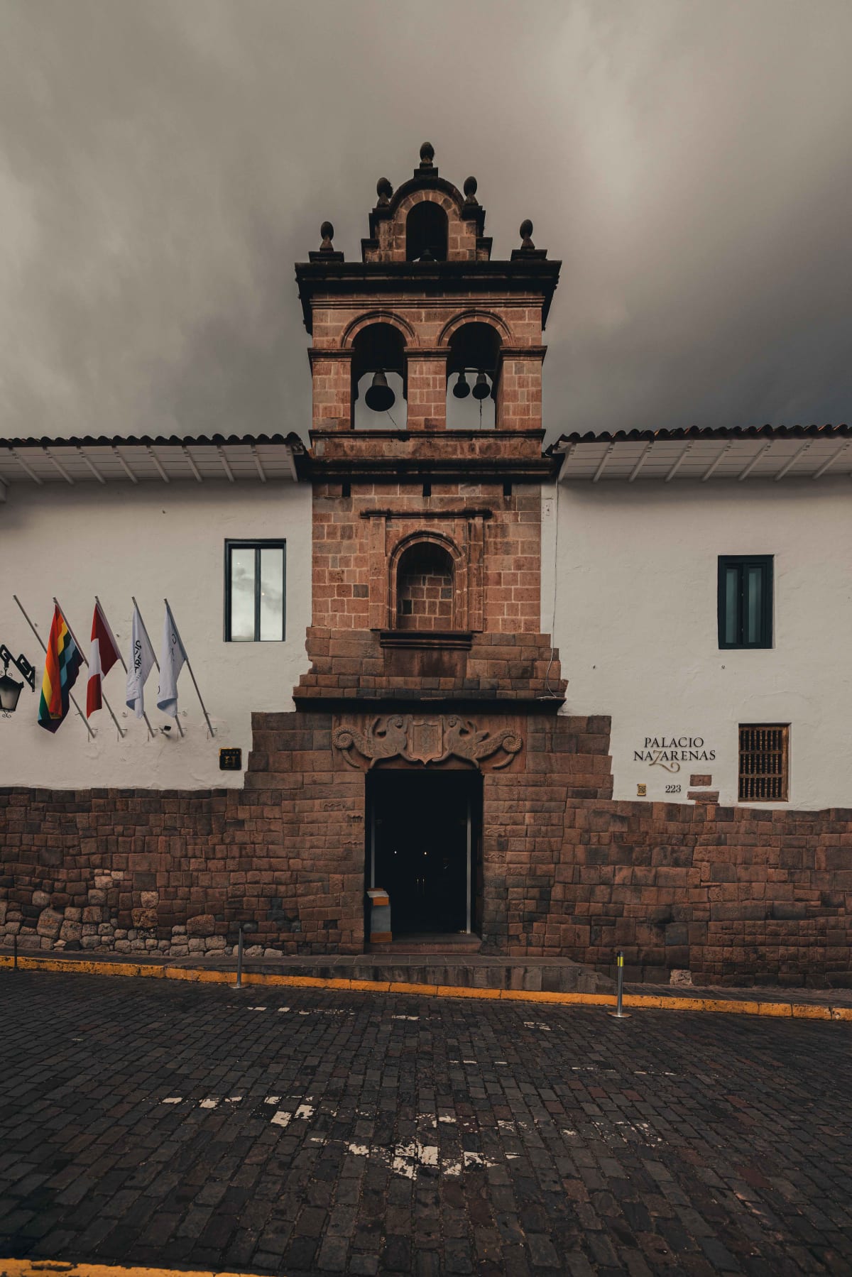 Mauka, Cusco: the exterior of Palacio Nazarenas