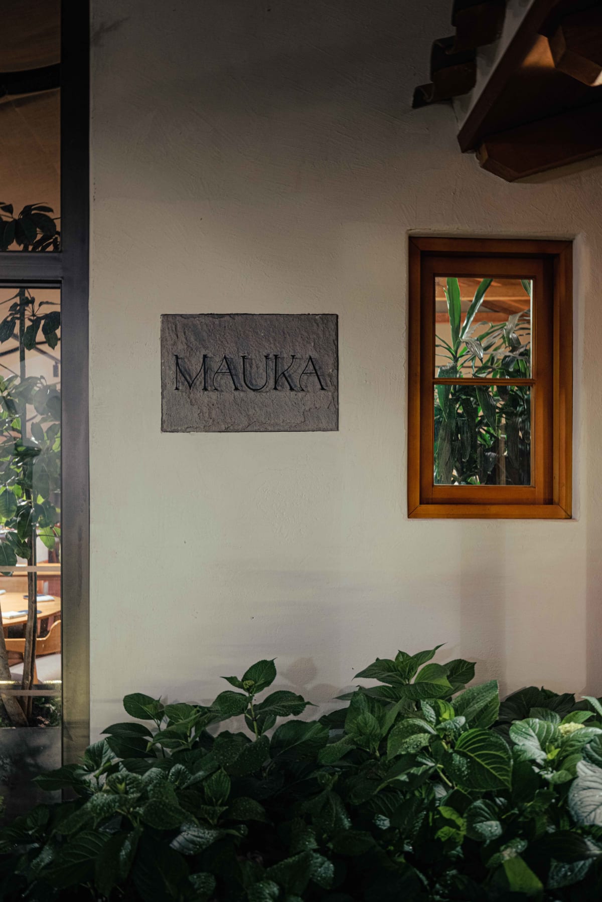 Mauka, Cusco: the restaurant nameplate at the entrance