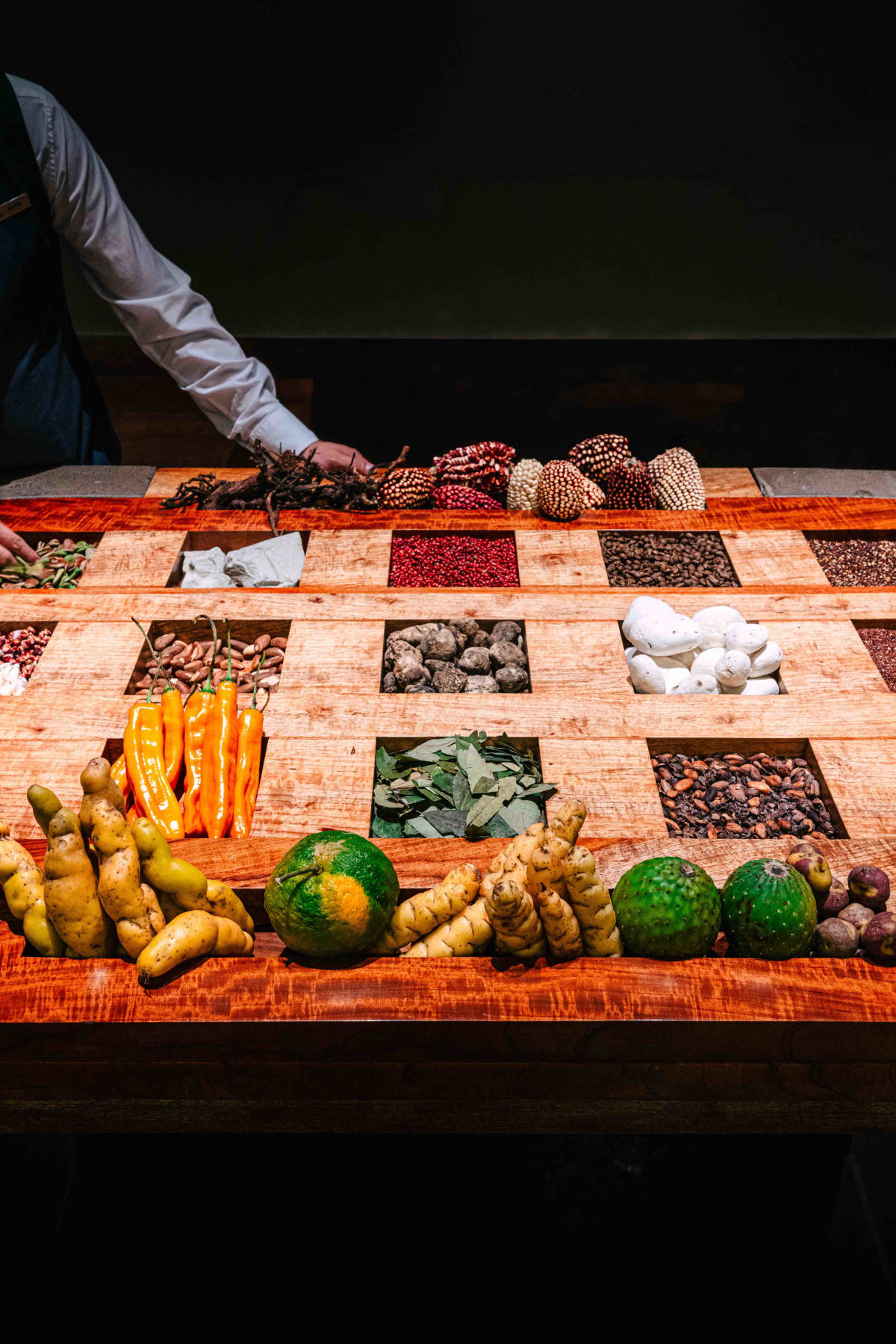 Mauka, Cusco: ingredients laid out on the Mater table