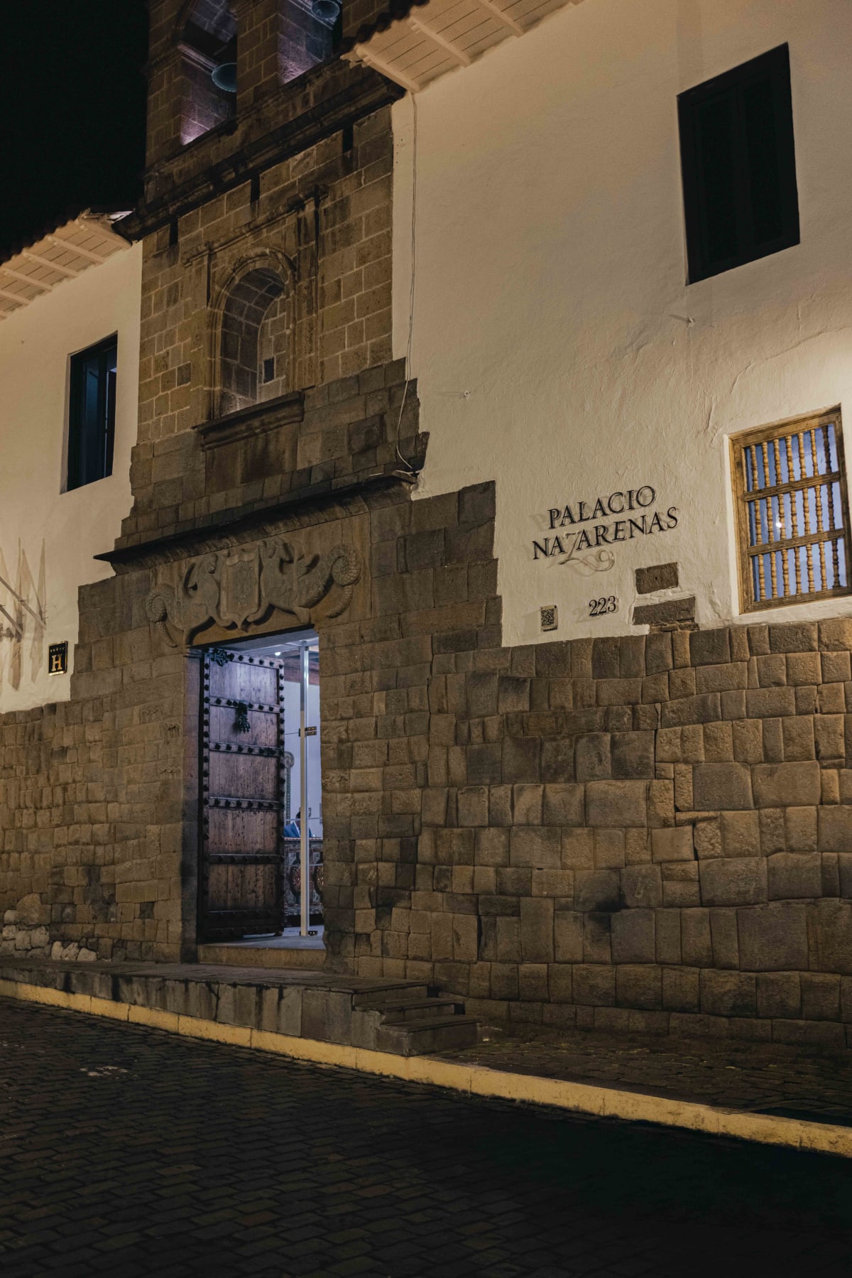 Mauka, Cusco: Palacio Nazarenas at night