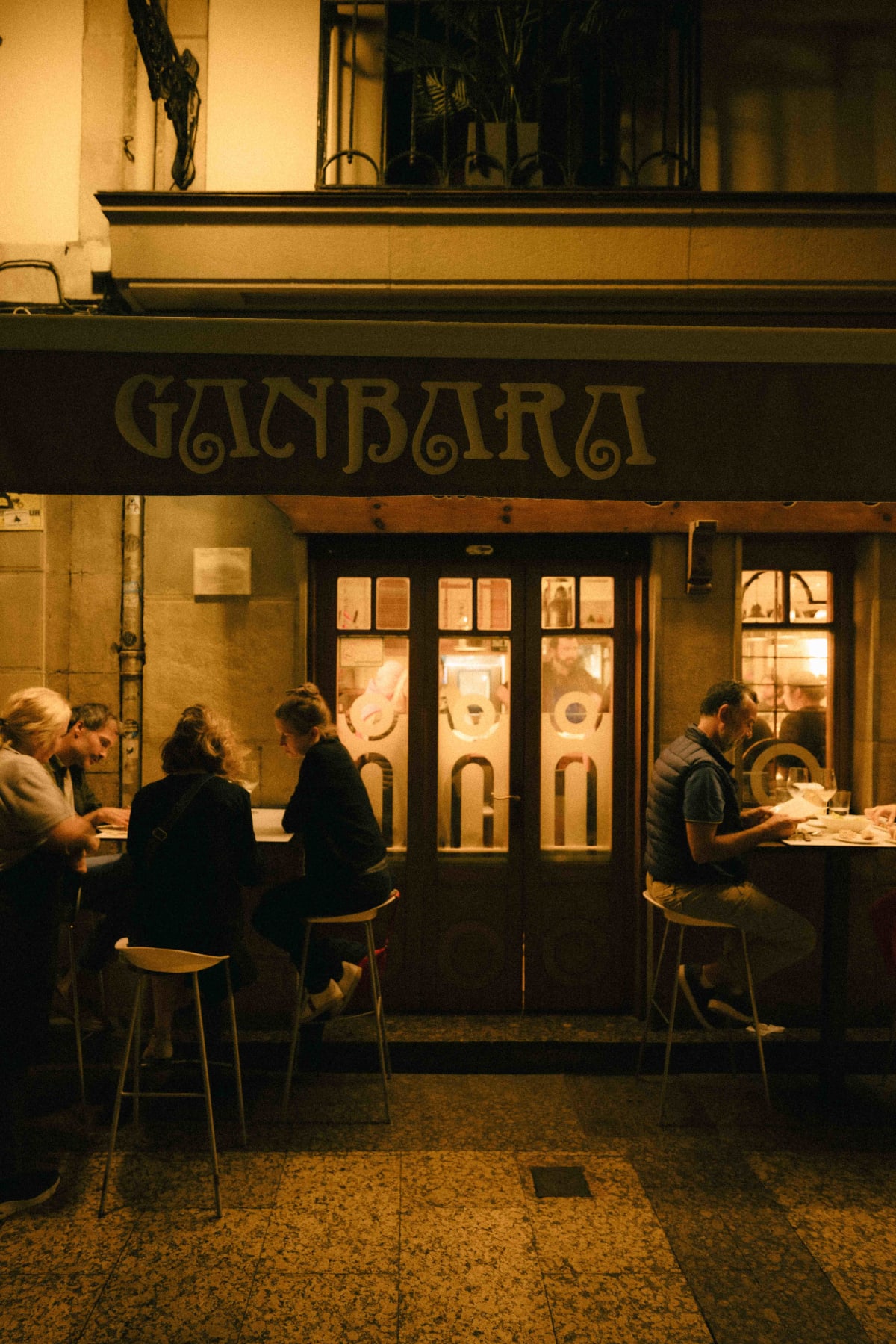 Ganbara, San Sebastián: the exterior