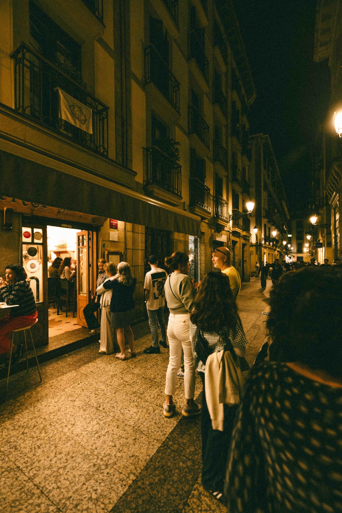 Ganbara, San Sebastián: the queue outside