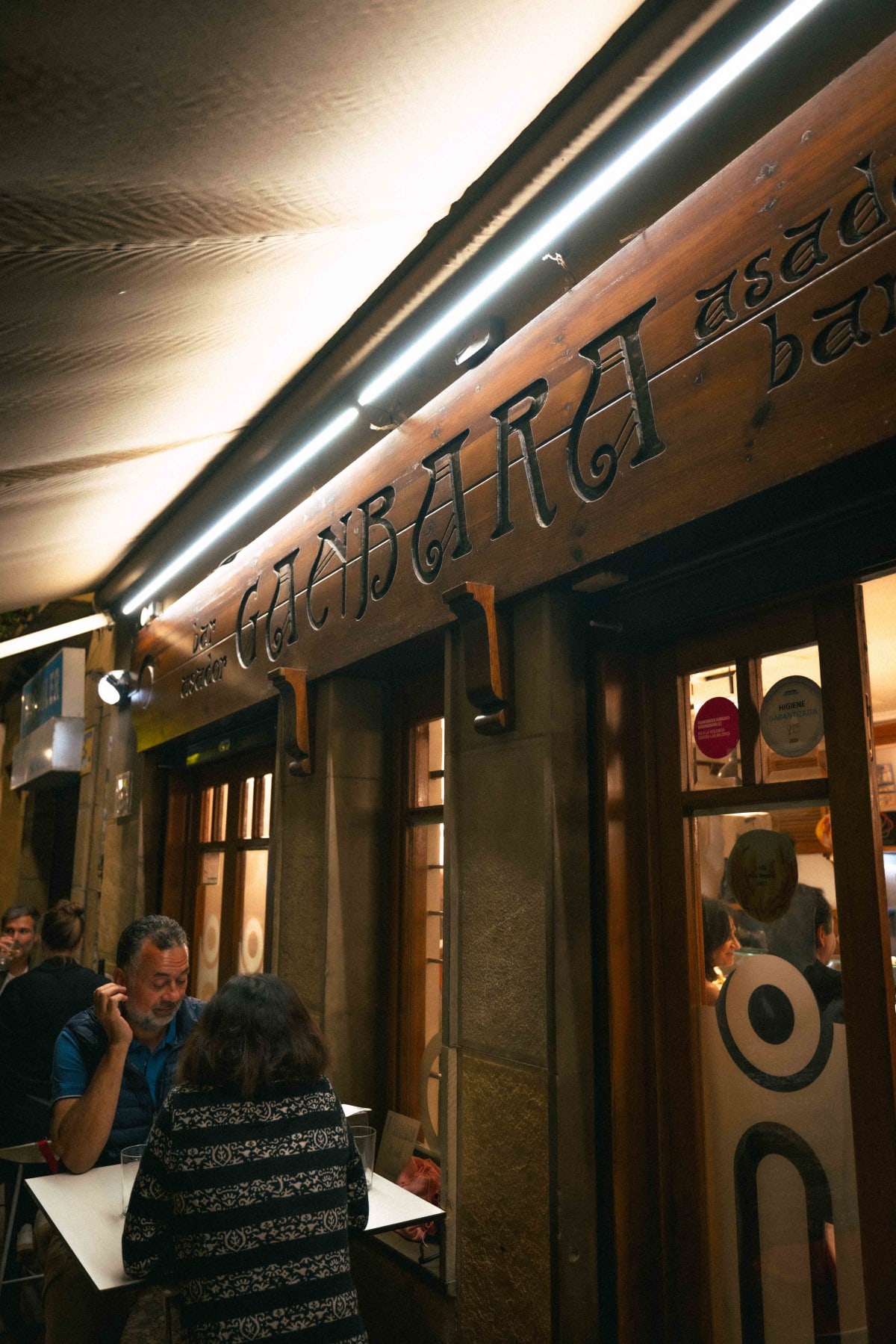 Ganbara, San Sebastián: the old wooden sign