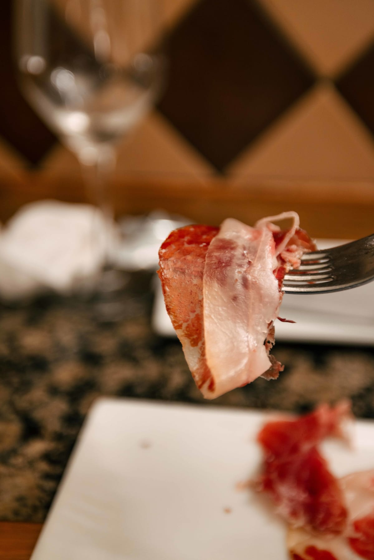 Ganbara, San Sebastián: the jamón lifted on a fork